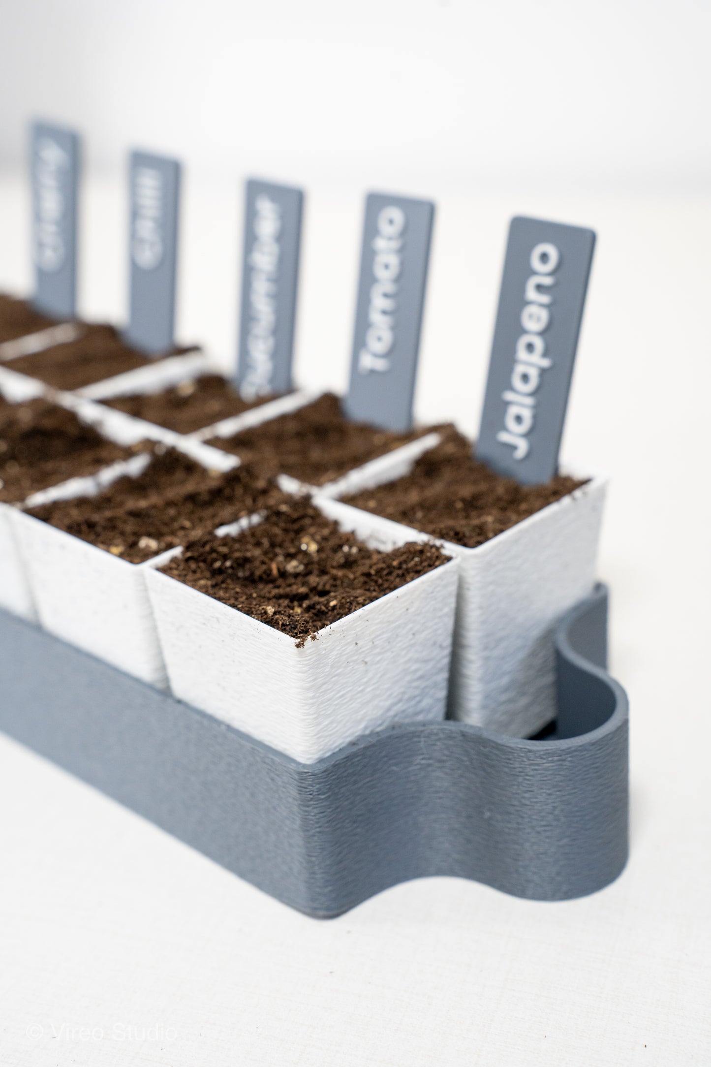 GrowMate 12 | Self-Watering Seed Starter Kit - 12 Pot Edition