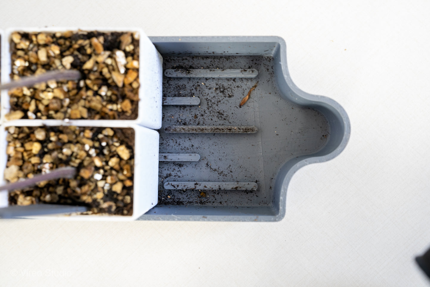 GrowMate 8 | Self-Watering Seed Starter Kit - 8 Pot Edition