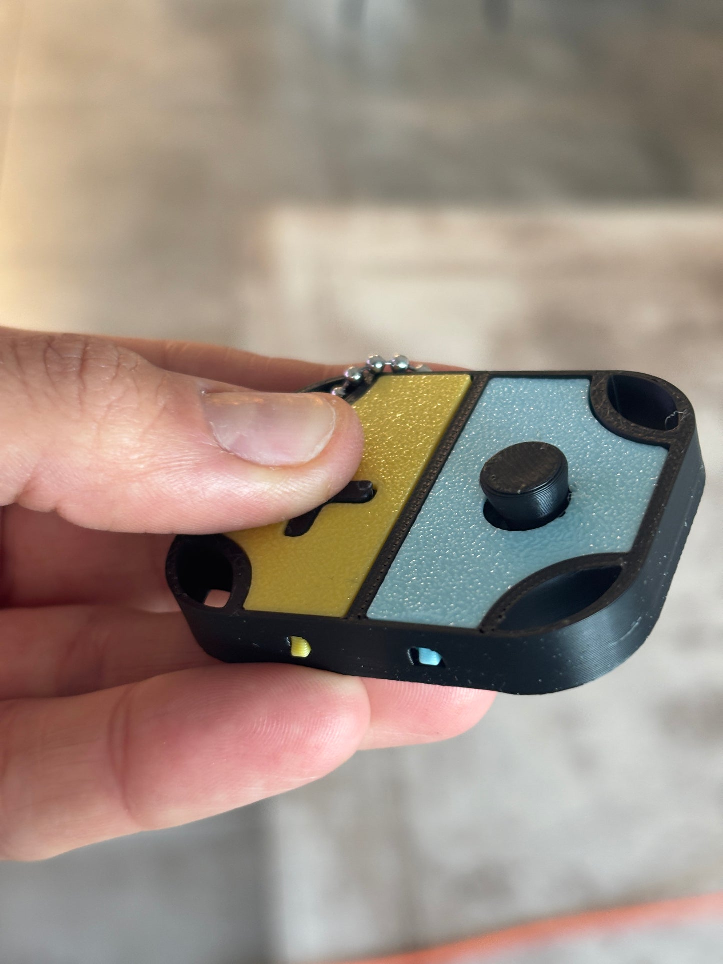Clitendo | Retro Gamepad Keychain Fidget