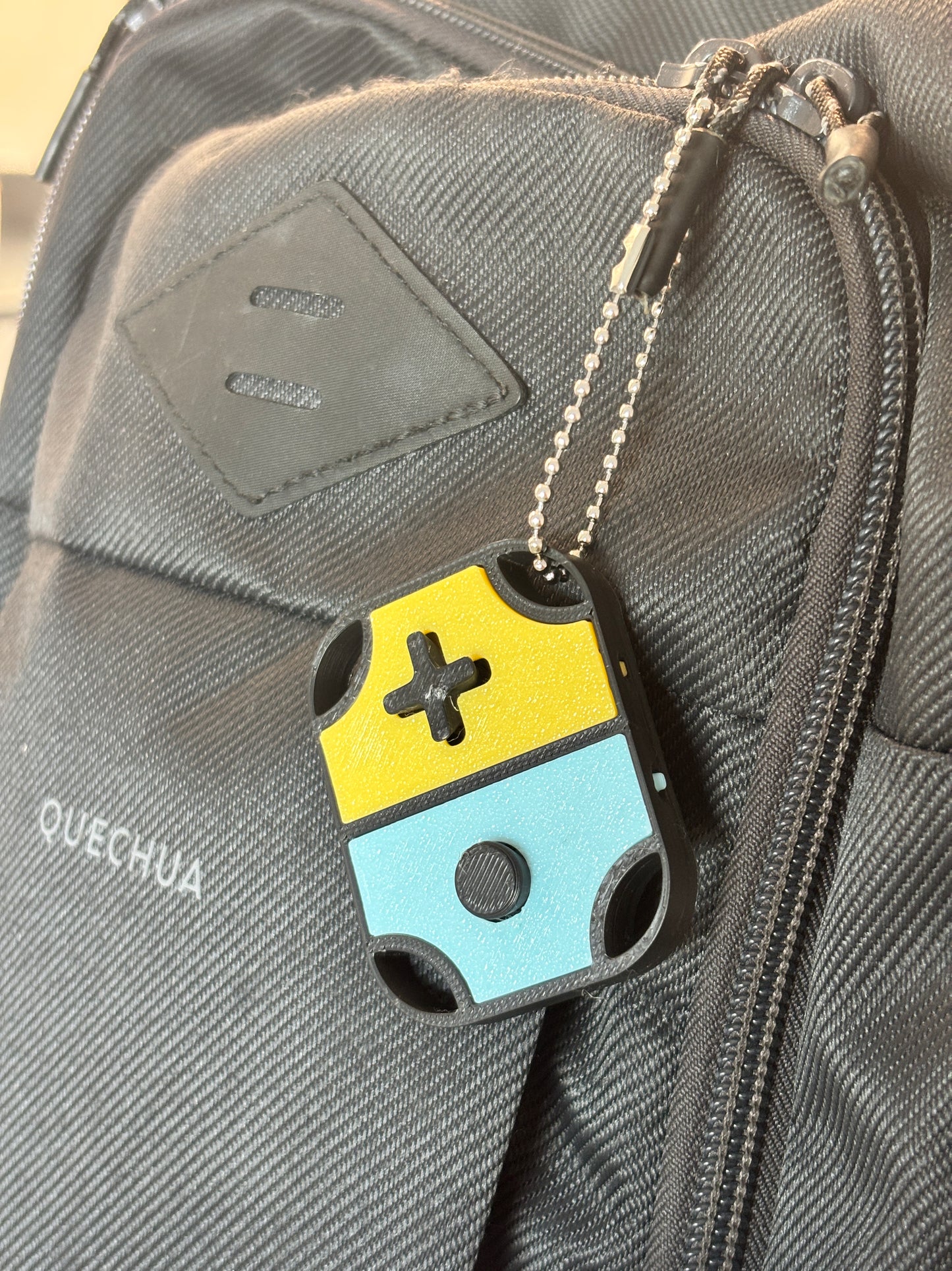 Clitendo | Retro Gamepad Keychain Fidget